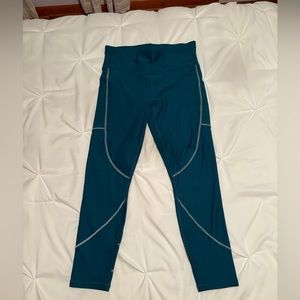 Fabletics High-waisted Cold Weather Reflective Pocket Legging, Teal, Lg/10 Short